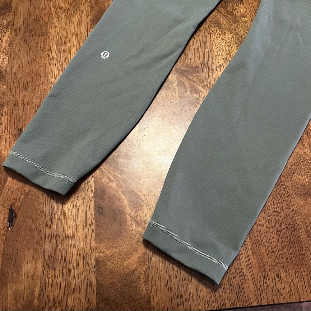 Lululemon Wunder Train High-Rise Ribbed Tight 25" in Grey Eucalyptus Size 4 - Picture 11 of 12